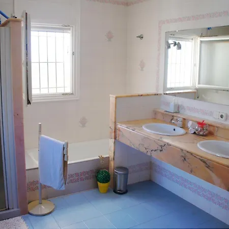 For 8 People With Private Pool *